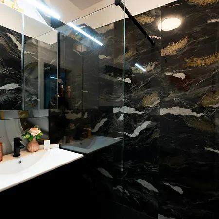 Soni Luxury 83 Plaza With Private Parking & Self Check-in 公寓 *