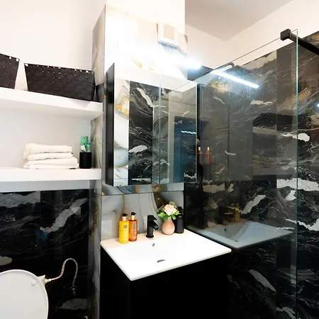 Soni Luxury 83 Plaza With Private Parking & Self Check-in 公寓 布加勒斯特