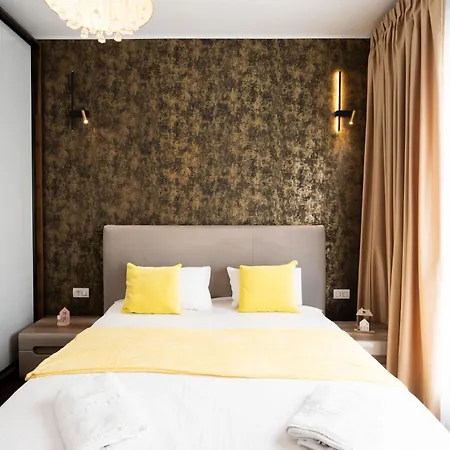 Soni Luxury 83 Plaza With Private Parking & Self Check-in