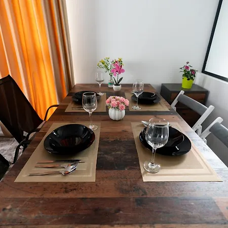 公寓 Soni Luxury 83 Plaza With Private Parking & Self Check-in 布加勒斯特